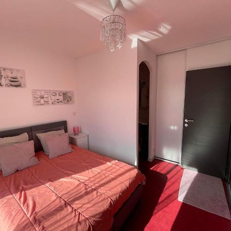 Maison F2, Neuve Au Calme Avec Jardinet La Crau Buitenkant foto