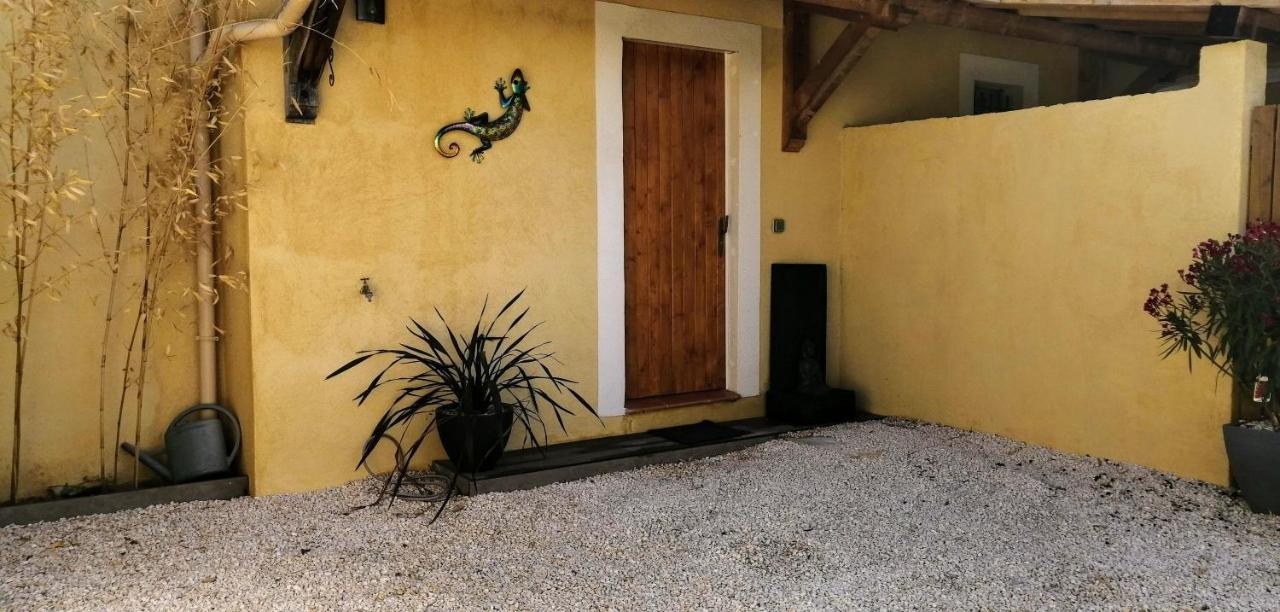 Maison F2, Neuve Au Calme Avec Jardinet La Crau Buitenkant foto